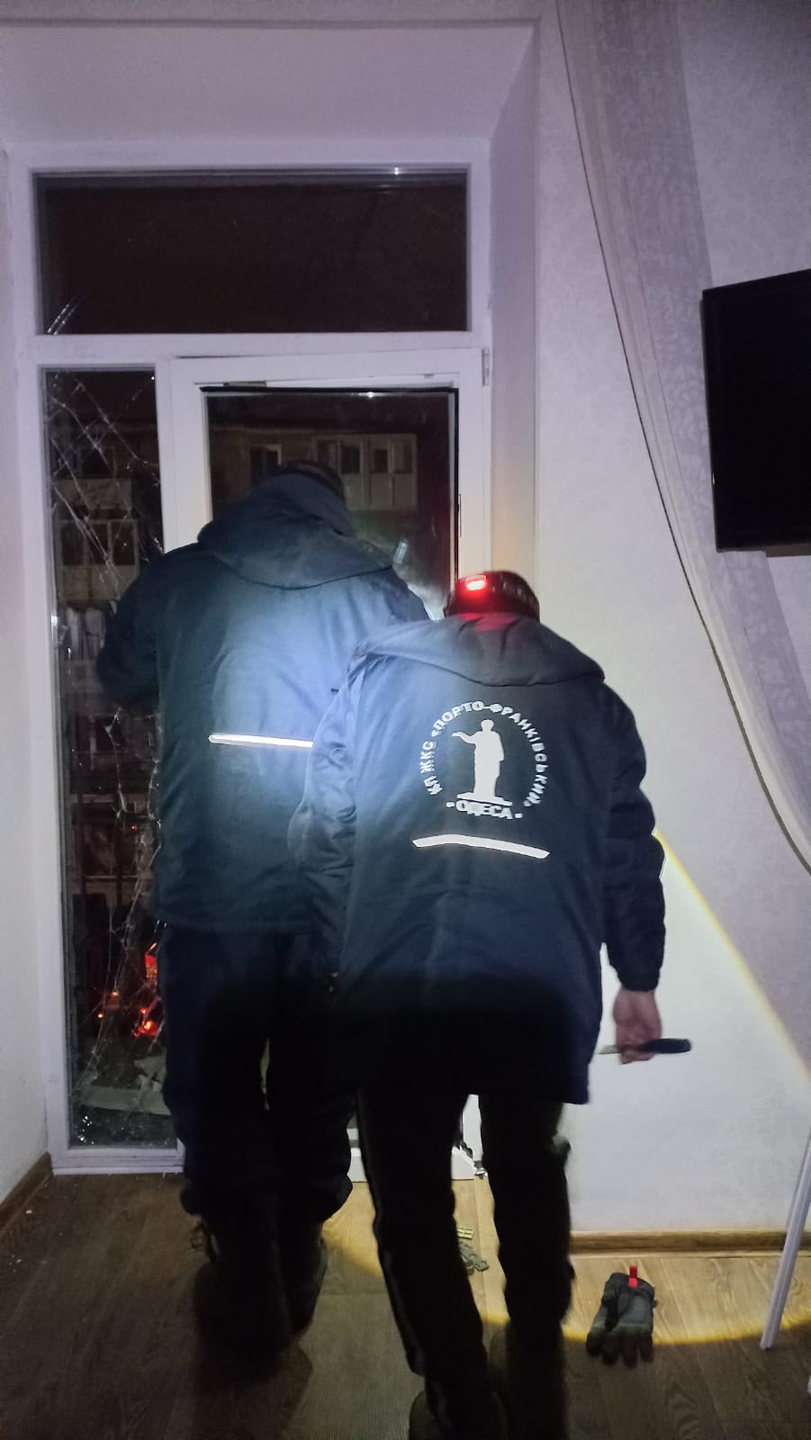 В ніч проти 27 січня ворог знов атакував Одесу: під завалами шукають людей