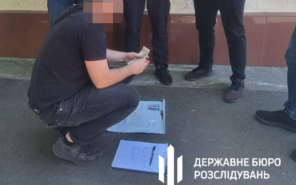 Правоохоронці з Ізмаїла за гроші «звільняли» чоловіків від служби в армії