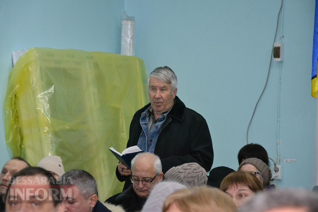 Кілійці, що не мають альтернативи електроопаленню, у відчаї прийшли на сесію через понаднормові відключення світла - влада шукає вихід