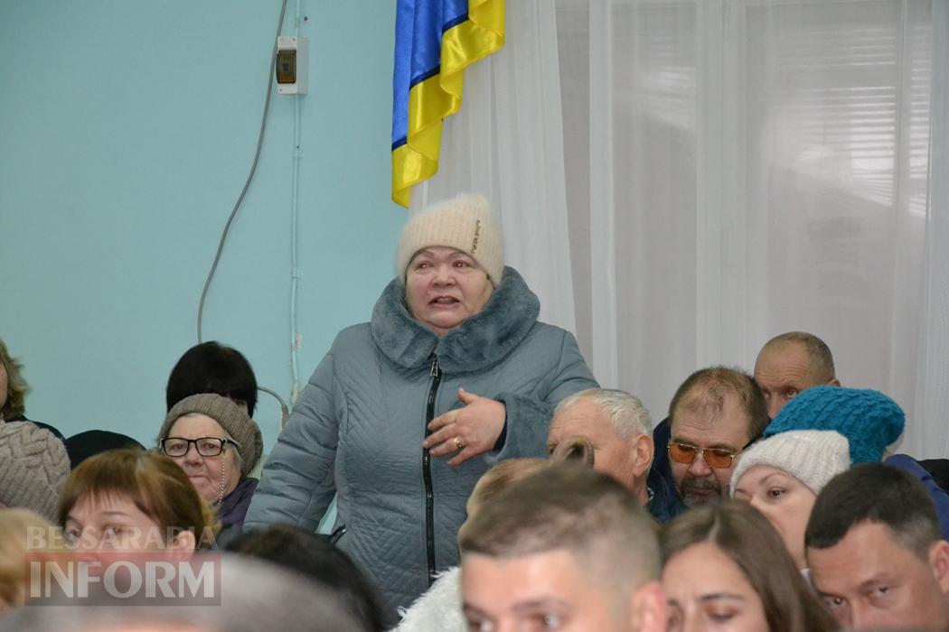 Кілійці, що не мають альтернативи електроопаленню, у відчаї прийшли на сесію через понаднормові відключення світла - влада шукає вихід