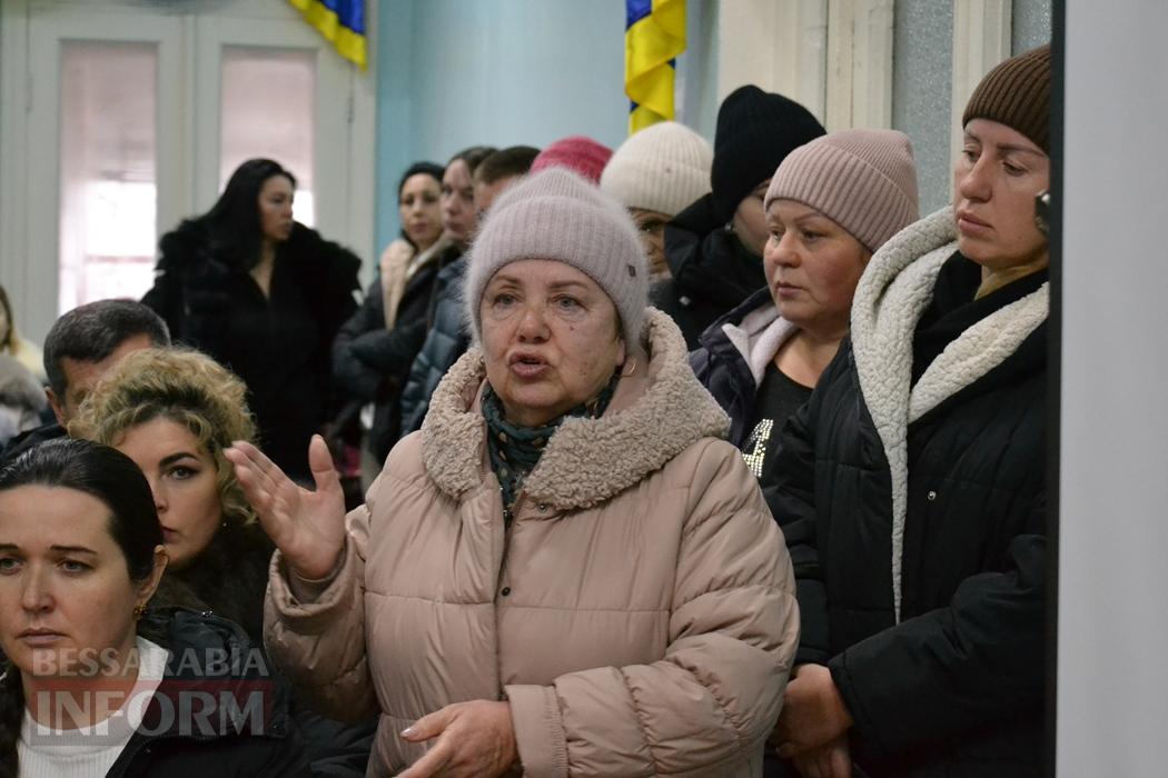 Кілійці, що не мають альтернативи електроопаленню, у відчаї прийшли на сесію через понаднормові відключення світла - влада шукає вихід