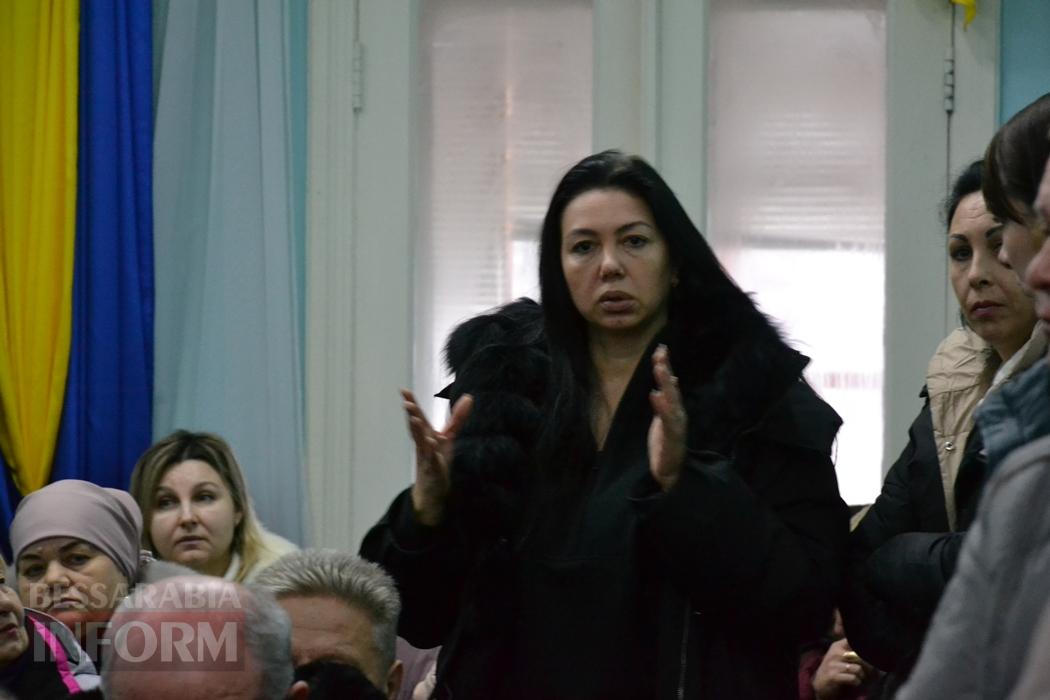 Кілійці, що не мають альтернативи електроопаленню, у відчаї прийшли на сесію через понаднормові відключення світла - влада шукає вихід