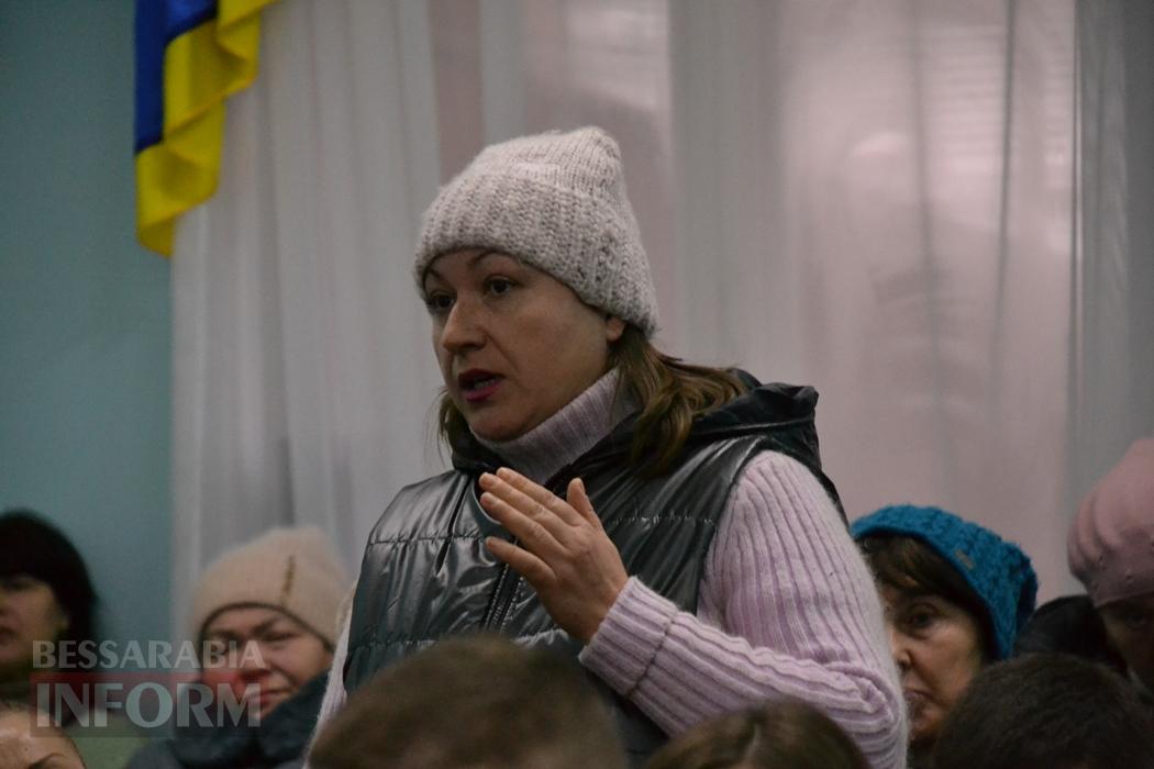 Кілійці, що не мають альтернативи електроопаленню, у відчаї прийшли на сесію через понаднормові відключення світла - влада шукає вихід