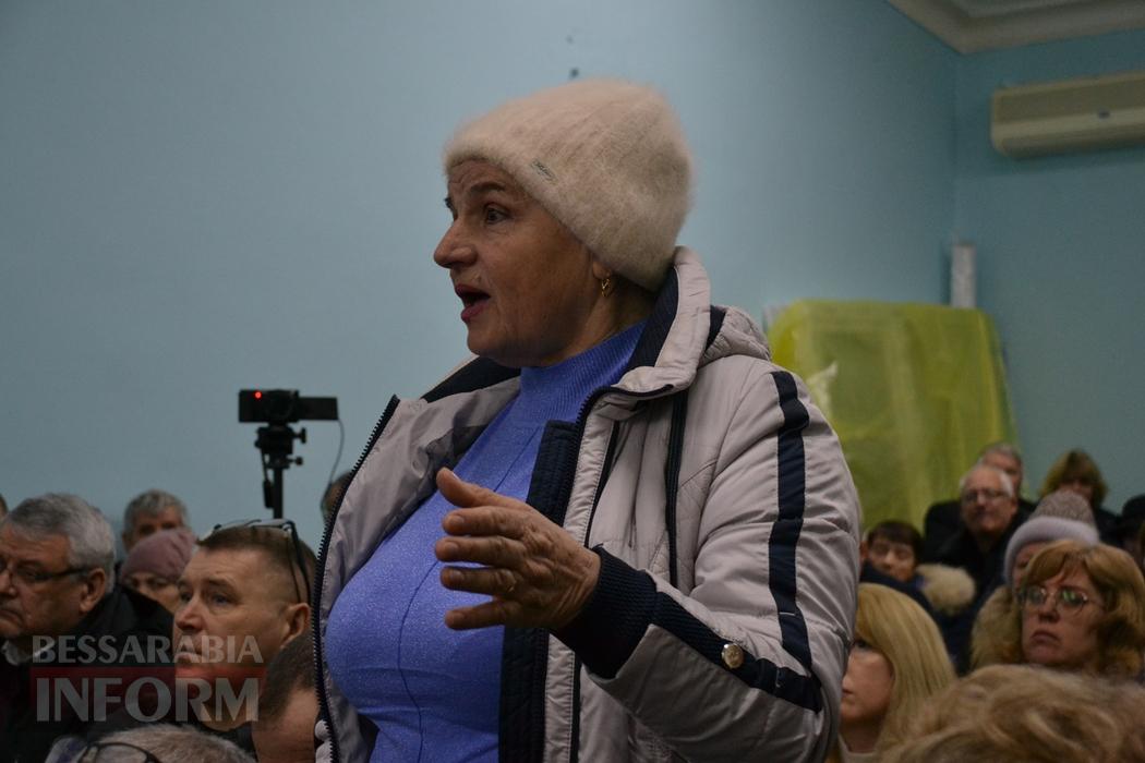 Кілійці, що не мають альтернативи електроопаленню, у відчаї прийшли на сесію через понаднормові відключення світла - влада шукає вихід