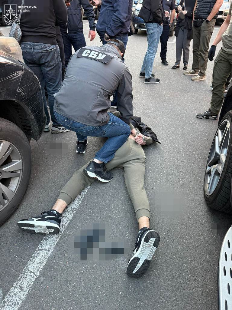 Організаторка з Бессарабії - у розшуку: на лаву підсудних відправили двох чоловіків за контрабанду кокаїну