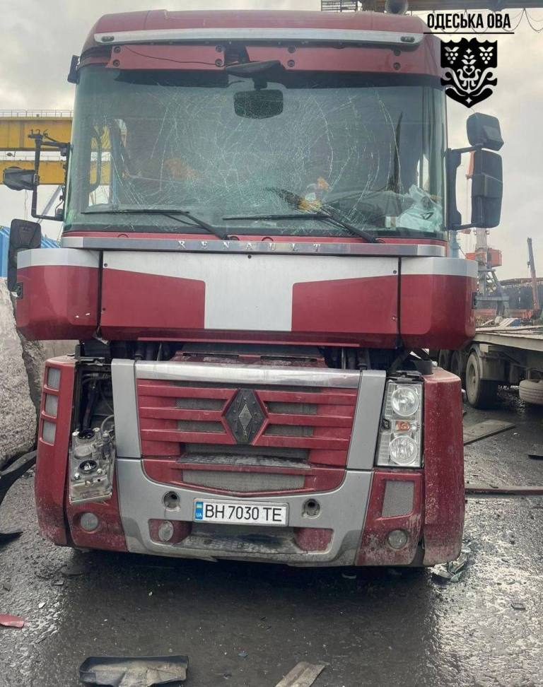 росіяни двічі атакували Одещину ракетами та дронами: є жертви. Оновлено