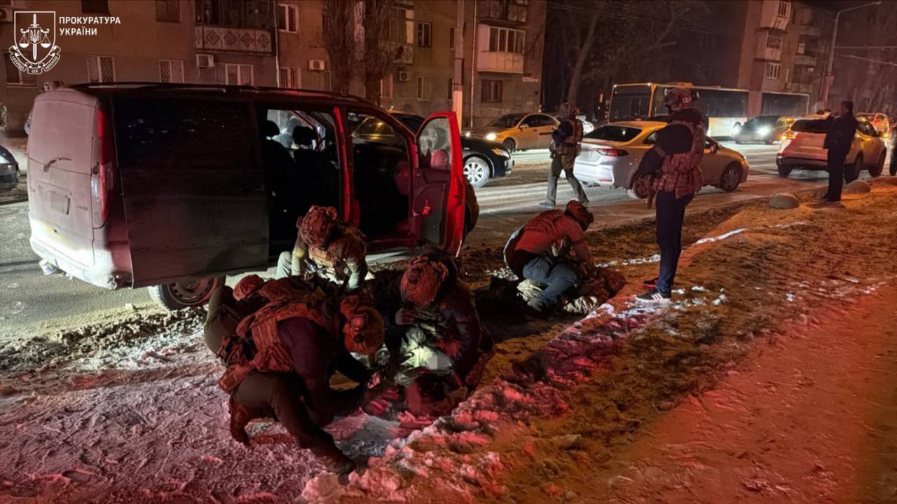 Возили по місту та вимагали гроші: в Одесі правоохоронці викрили факт вимагання під час мобілізаційних заходів