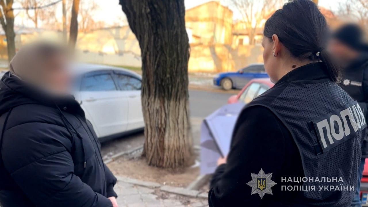 Викрито посадовицю одного з районних ТЦК та СП Одещини у зловживанні впливом