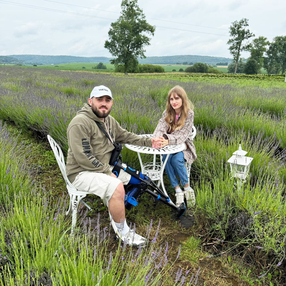 Життя після травми: попри втрату ноги, прикордонник Ізмаїльського загону одружився, повернувся у спорт та на службу