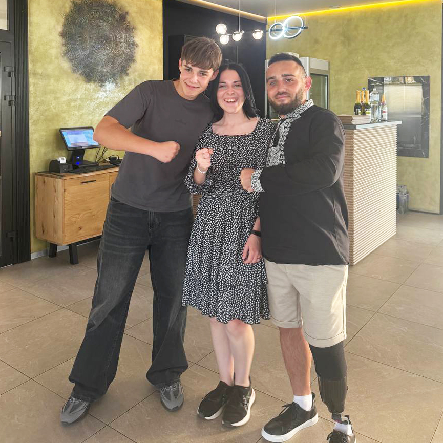 Життя після травми: попри втрату ноги, прикордонник Ізмаїльського загону одружився, повернувся у спорт та на службу