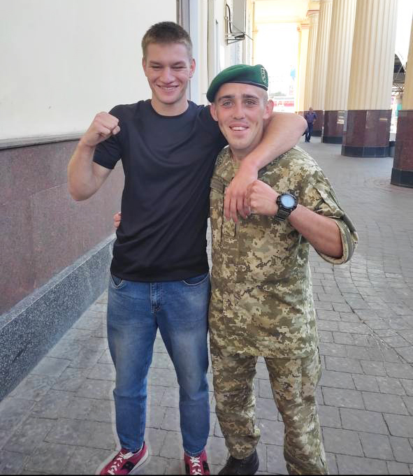 Життя після травми: попри втрату ноги, прикордонник Ізмаїльського загону одружився, повернувся у спорт та на службу