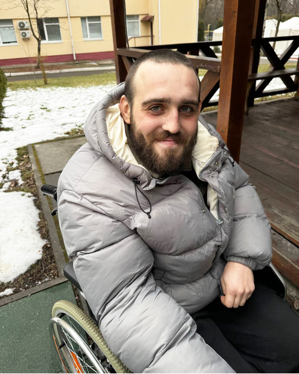 Життя після травми: попри втрату ноги, прикордонник Ізмаїльського загону одружився, повернувся у спорт та на службу