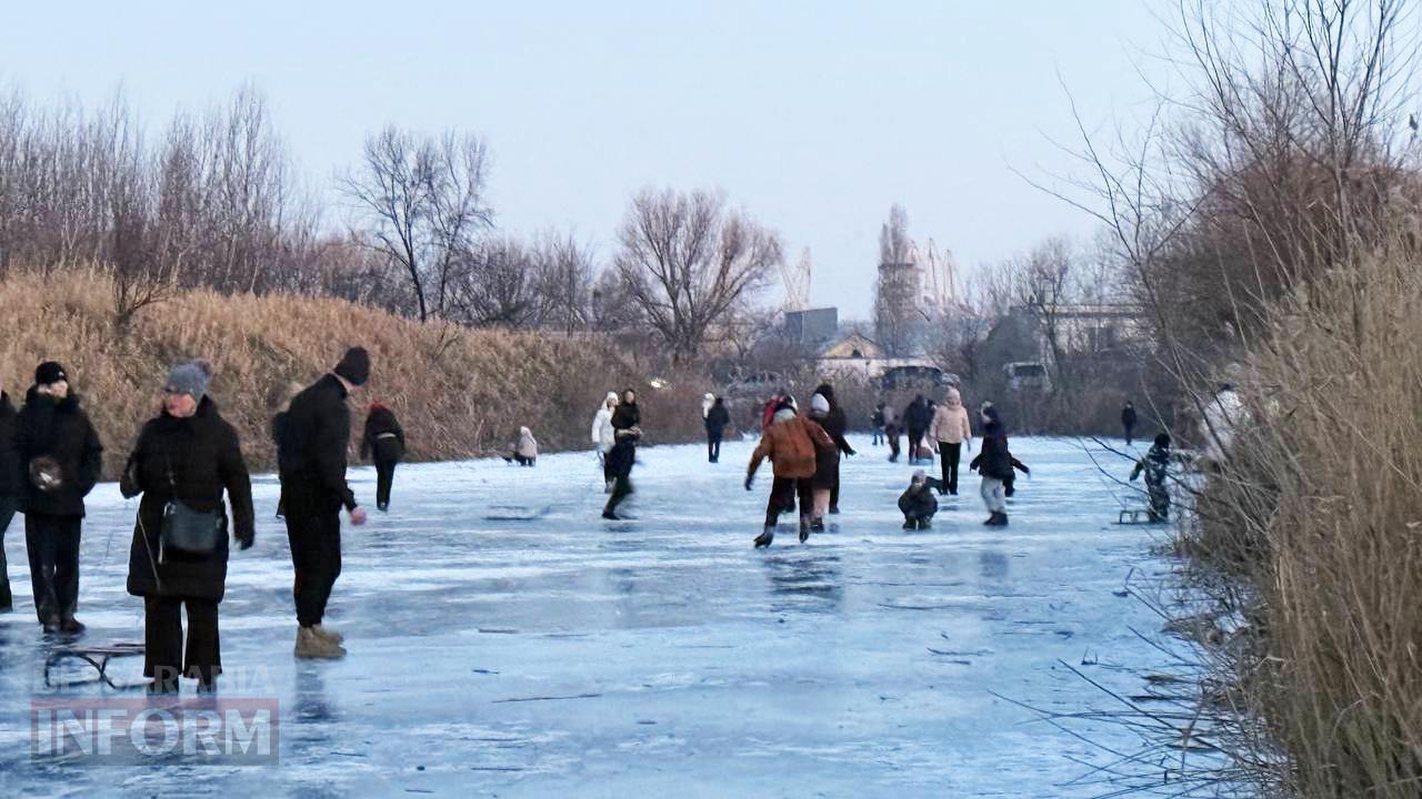 Зимові розваги на замерзлих водоймах: ізмаїльські рятувальники попереджають щодо правил поводження на льоду