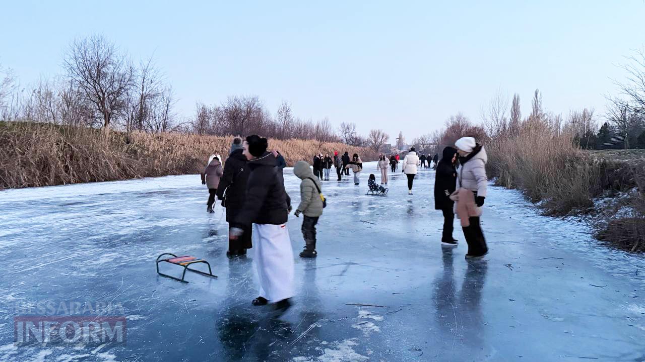 Зимові розваги на замерзлих водоймах: ізмаїльські рятувальники попереджають щодо правил поводження на льоду
