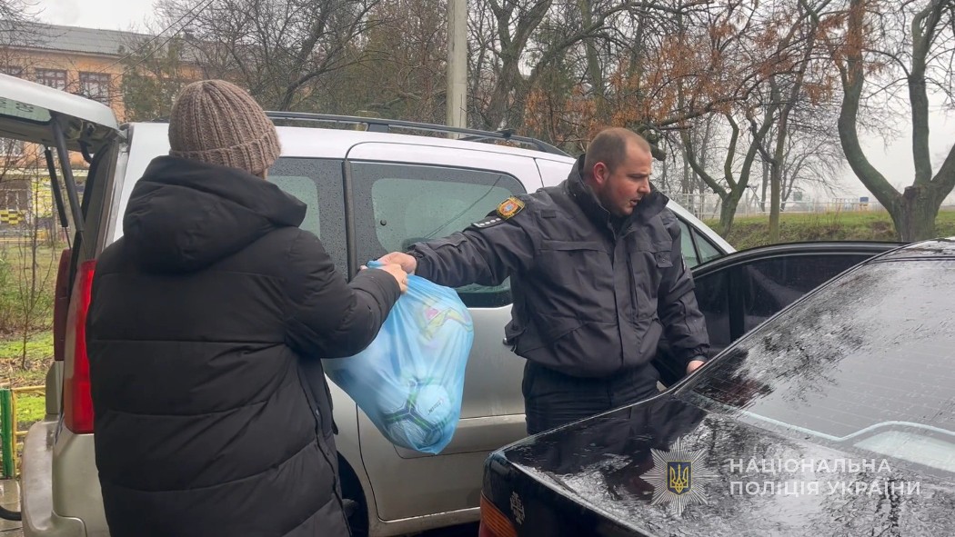 Ізмаїльські поліцейські з подарунками завітали до вихованців Кілійського навчально-реабілітаційного центру