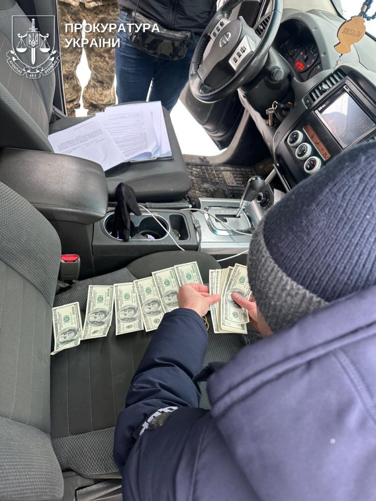 На Одещині затримано посадовця навчального центру, який вимагав хабар з родички військовослужбовця