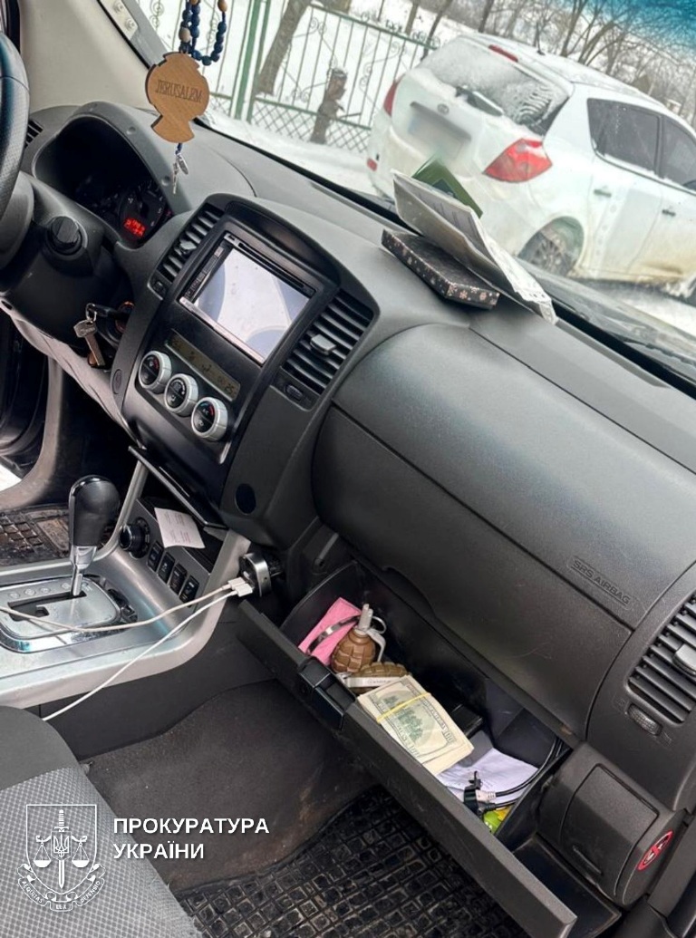 На Одещині затримано посадовця навчального центру, який вимагав хабар з родички військовослужбовця