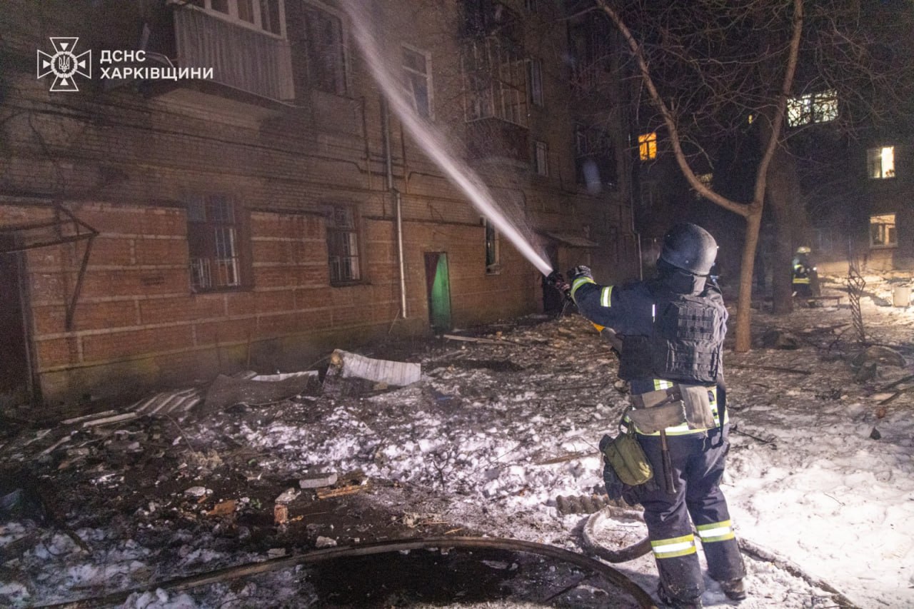 У ніч проти 24 січня рф випустила по Україні понад 370 дронів та 21 ракету