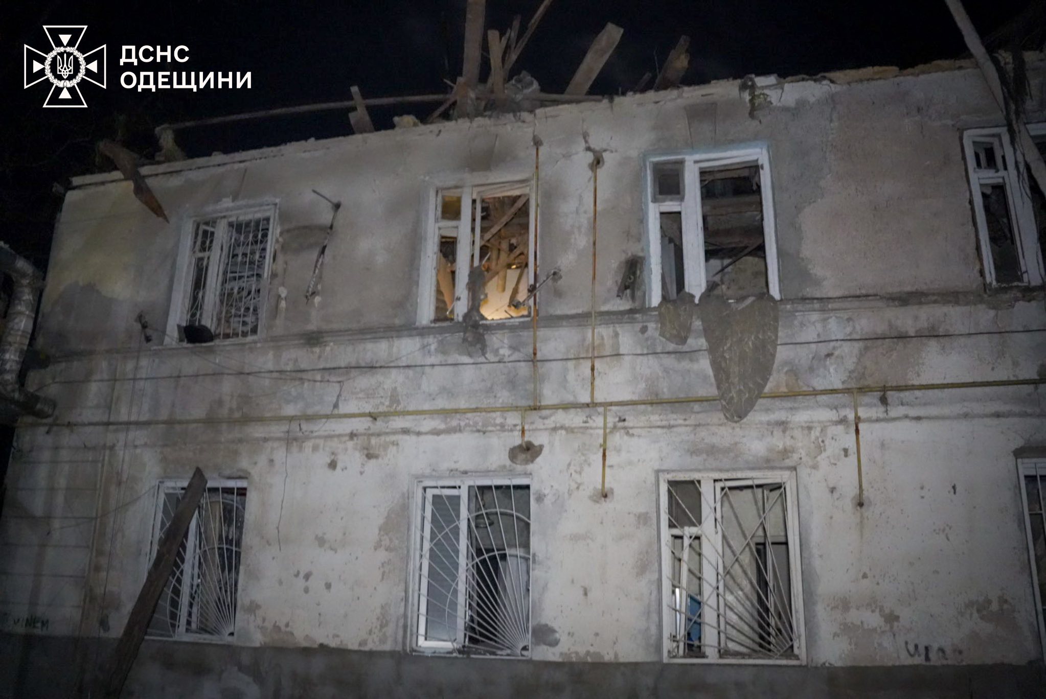 Ворог вночі вдарив по Одещині «шахедами»: в обласному центрі пошкоджено чимало житлових будинків