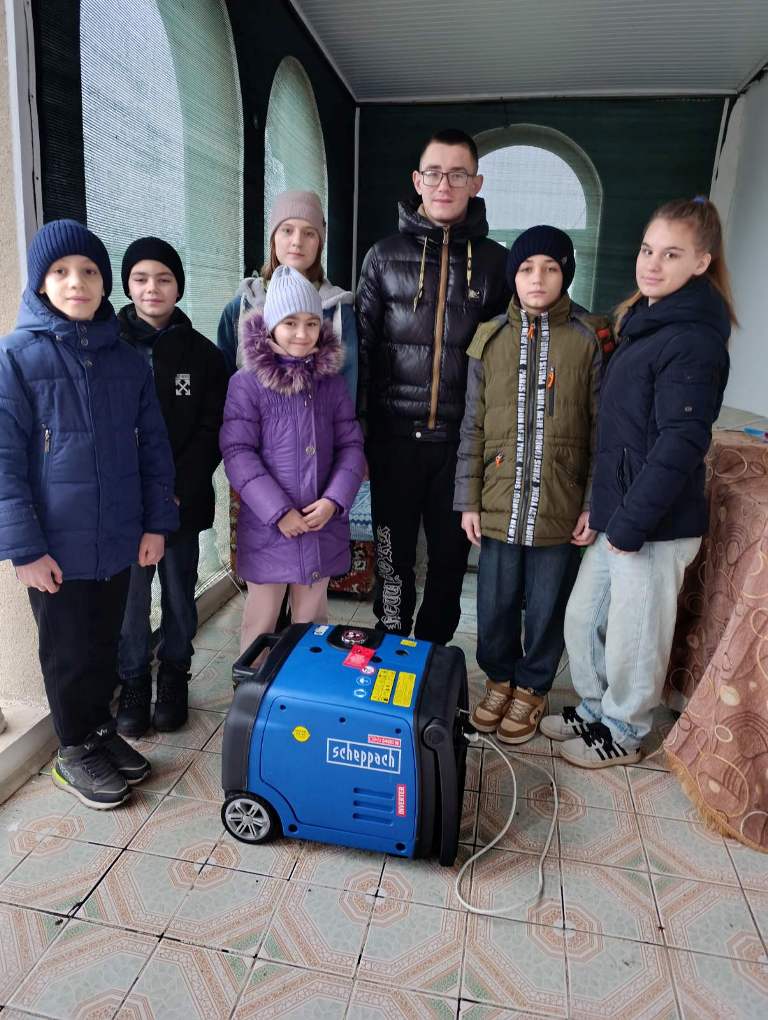 У Бессарабській громаді багатодітним та прийомним родинам передали генератори