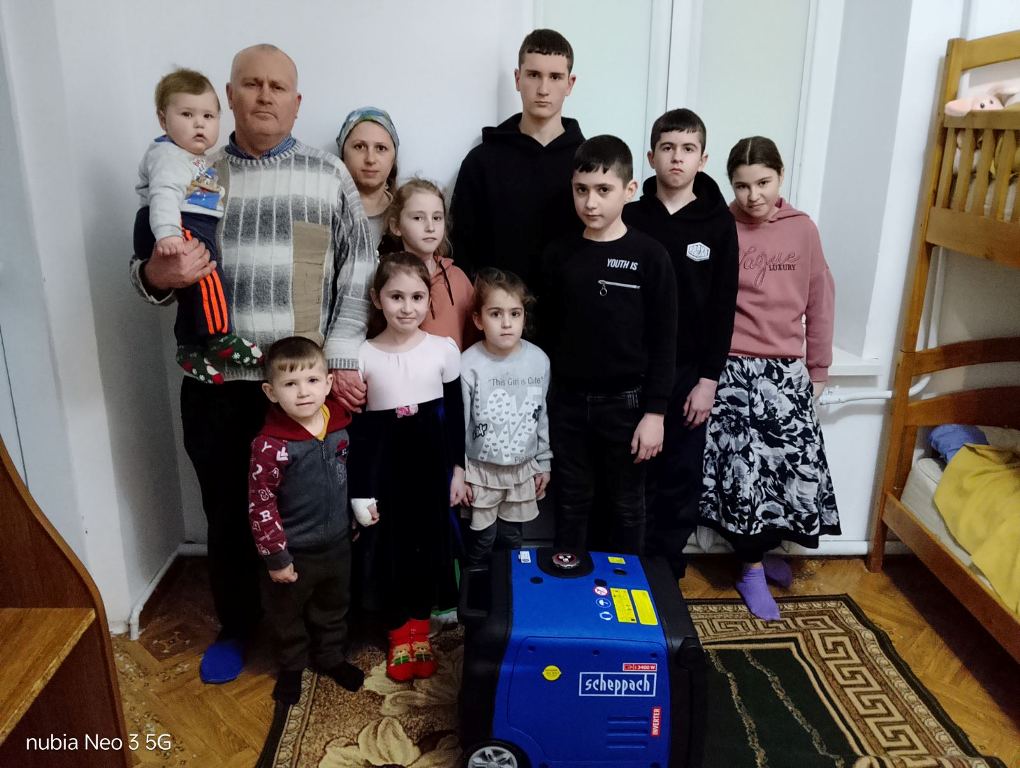 У Бессарабській громаді багатодітним та прийомним родинам передали генератори
