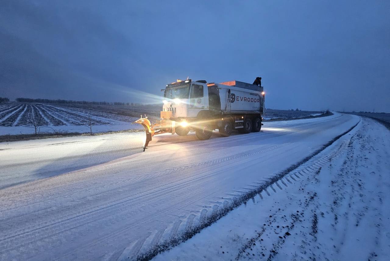 Як працюють комунальні служби Ізмаїльського району під час посилення інтенсивності снігопаду