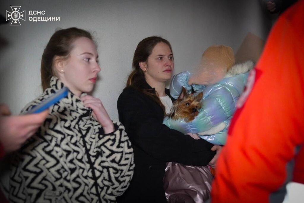 Ворог продовжує "шахедний" терор Одеси: є влучання та постраждалі