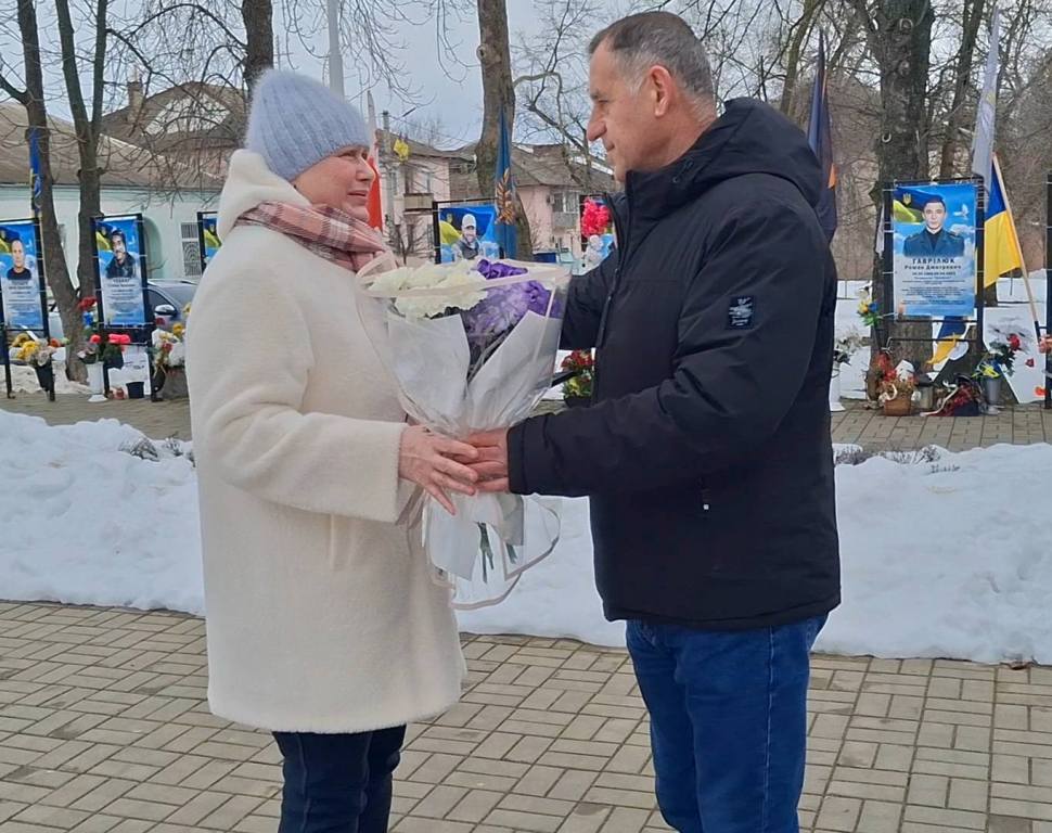 У Рені матері полеглого 22-річного Героя передали посмертні нагороди