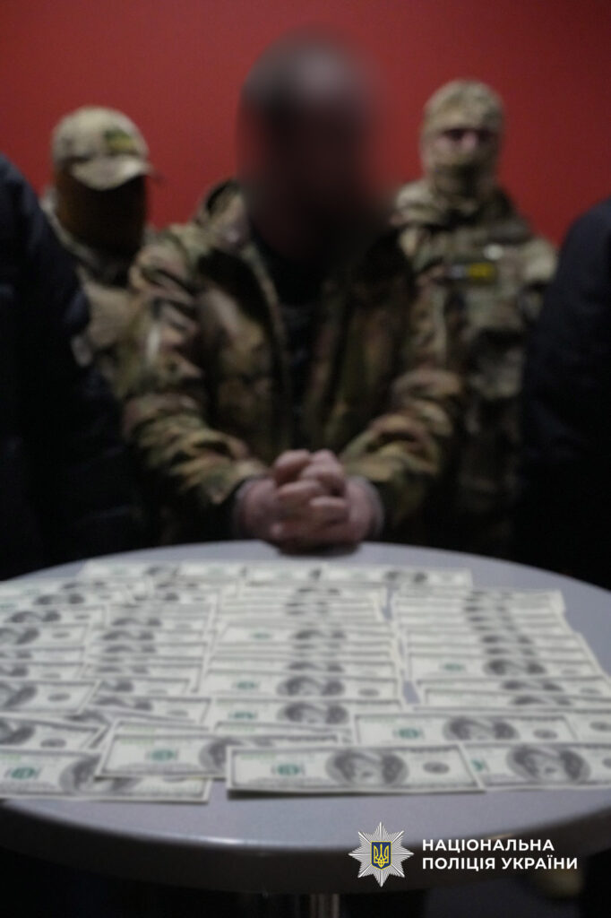 9300 доларів за зняття з обліку: на Одещині "на гарячому" попався військовий