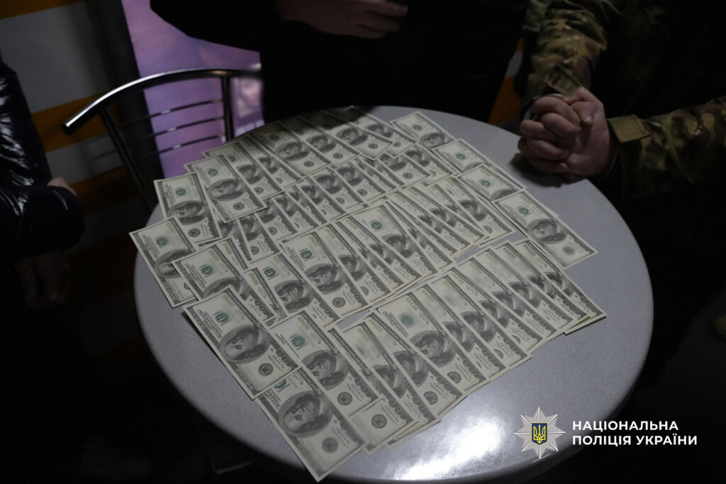 9300 доларів за зняття з обліку: на Одещині "на гарячому" попався військовий