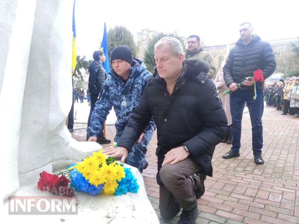 «Майдан. Україна. Шлях до свободи»: головна площа Аккермана вкрилася білими янголами