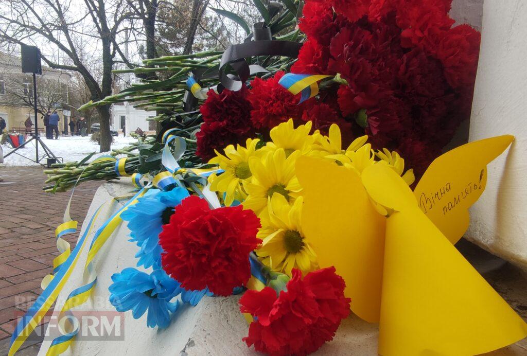 «Майдан. Україна. Шлях до свободи»: головна площа Аккермана вкрилася білими янголами