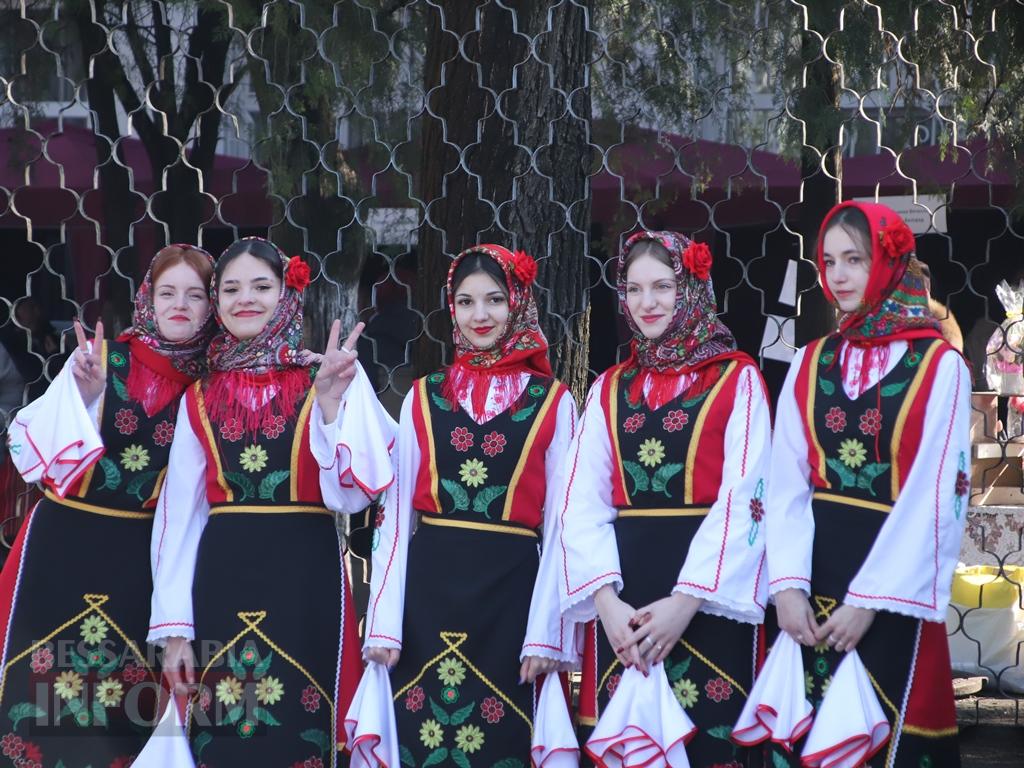 Свято з бессарабським характером і українським серцем: в Болграді відбувся фестиваль «Трифон Зарезан» на підтримку ЗСУ