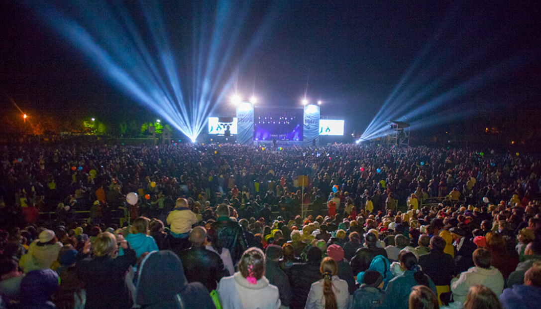 Благодійна організація "Фонд Добра та Любові" Олександра Дубового. 20 років роботи – допомога сотням тисяч українців