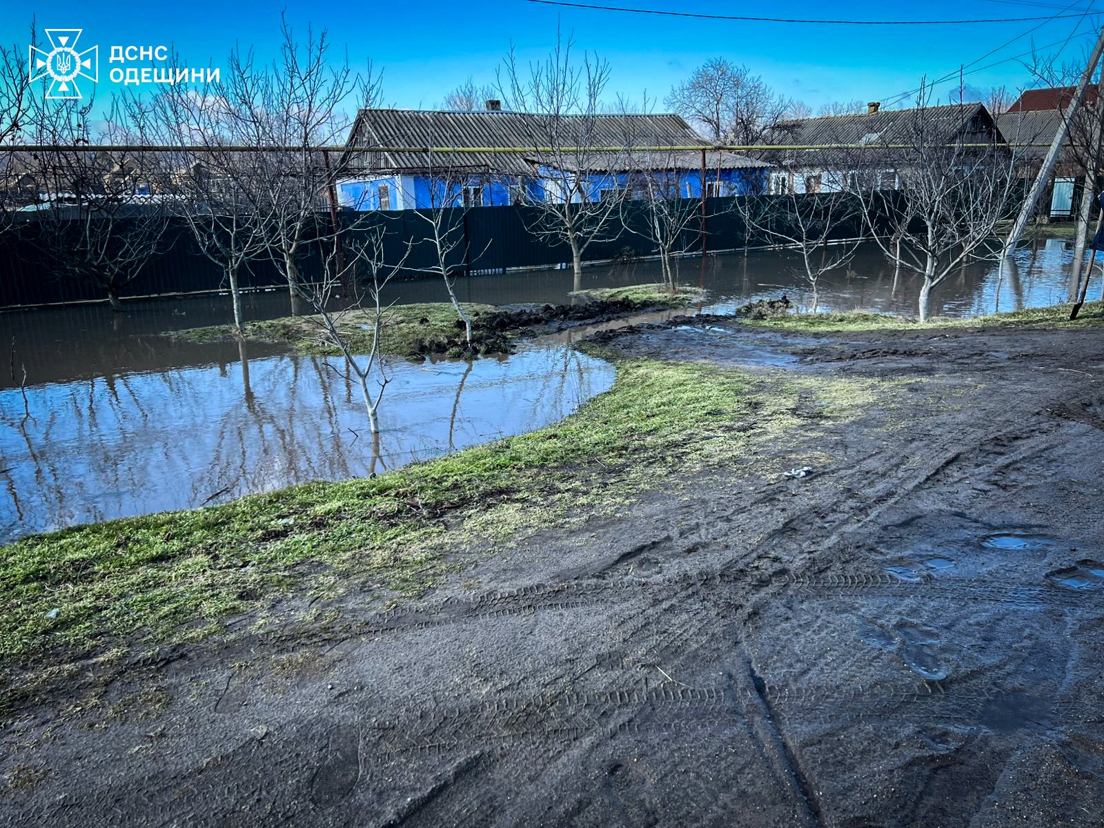 На Одещині рятувальники допомагають мешканцям долати наслідки негоди
