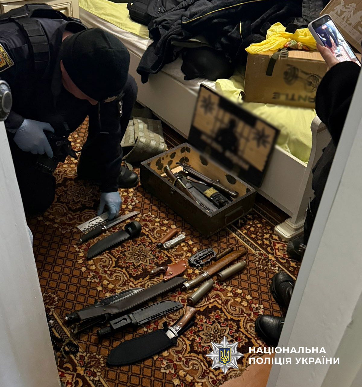 У Болградському районі через сварку чоловік ударив ножем в живіт незнайомця та довго переховувався від слідства