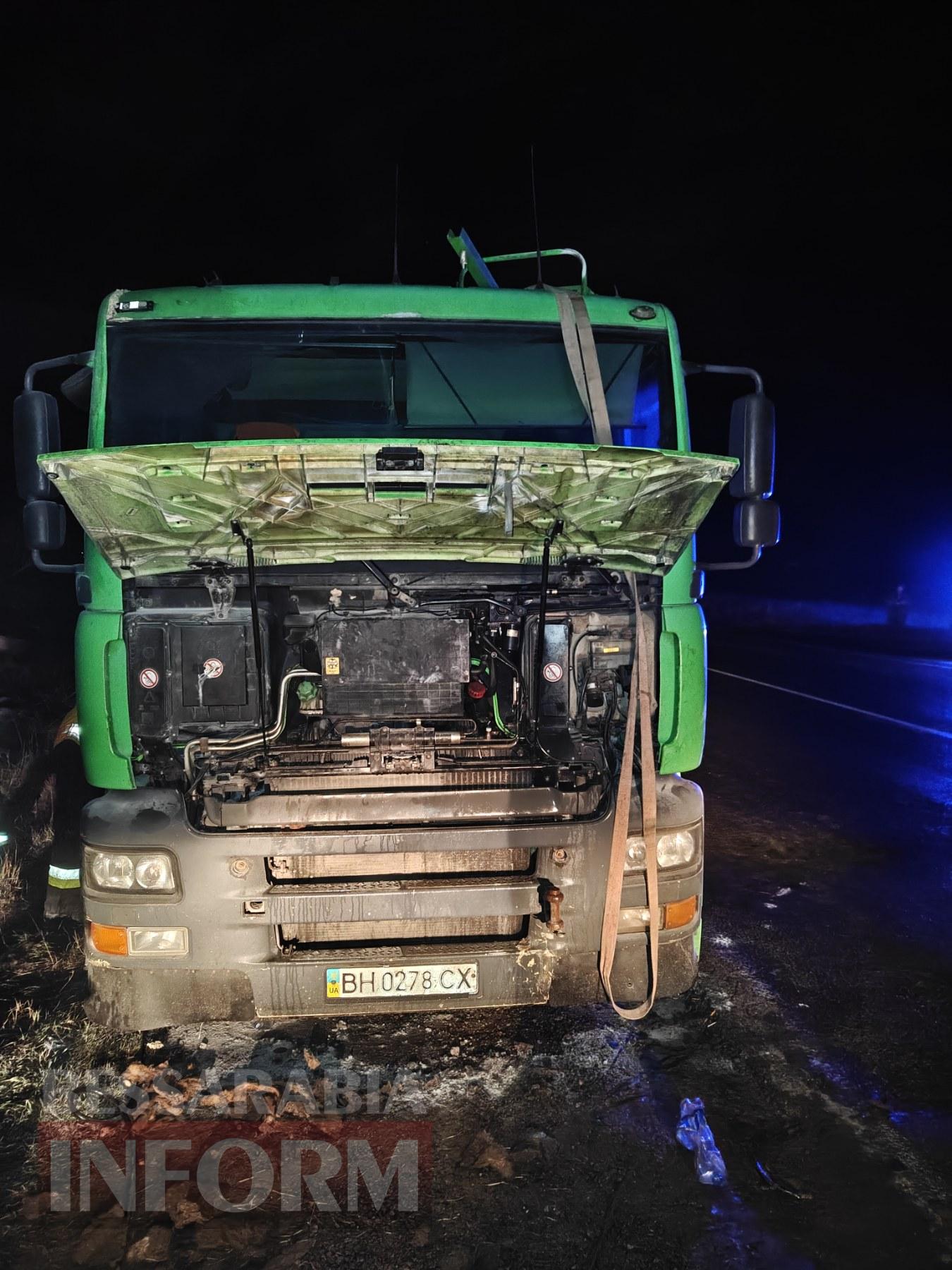 В Ізмаїльському районі на трасі Одеса-Рені загорілася вантажівка