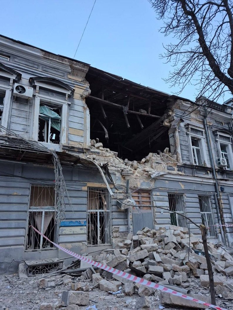 Внаслідок ворожої атаки в Одесі пошкоджено юридичний ліцей — пам’ятку архітектури