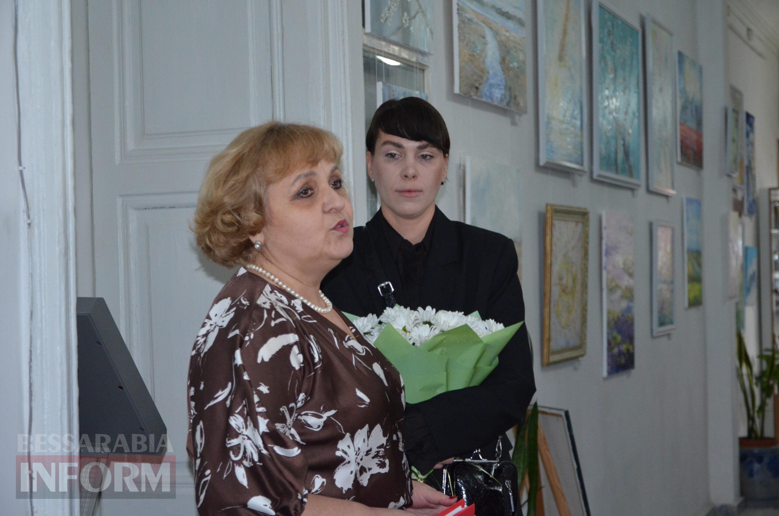 Поєднання кольору та емоцій: в Ізмаїлі відкрилась персональна виставка молодої художниці Ірини Василенко