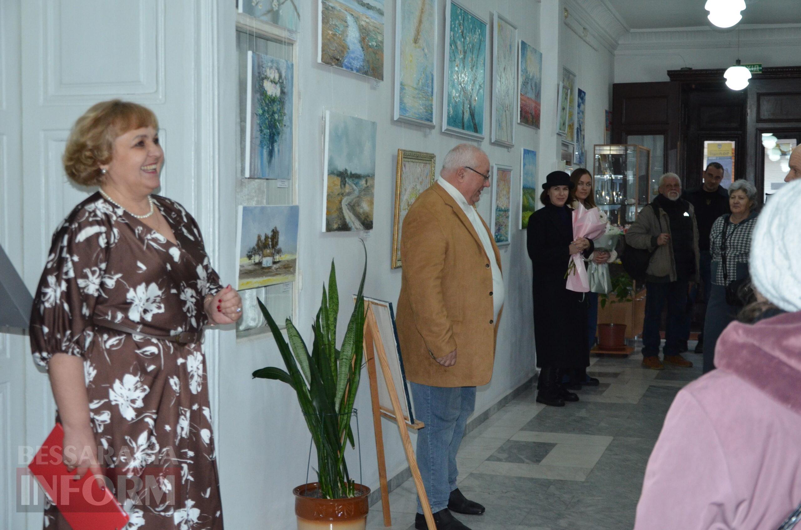 Поєднання кольору та емоцій: в Ізмаїлі відкрилась персональна виставка молодої художниці Ірини Василенко