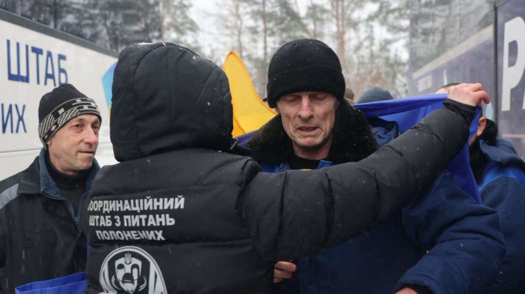 Наші - вдома! Після довгої паузи відбувся обмін військовополоненими