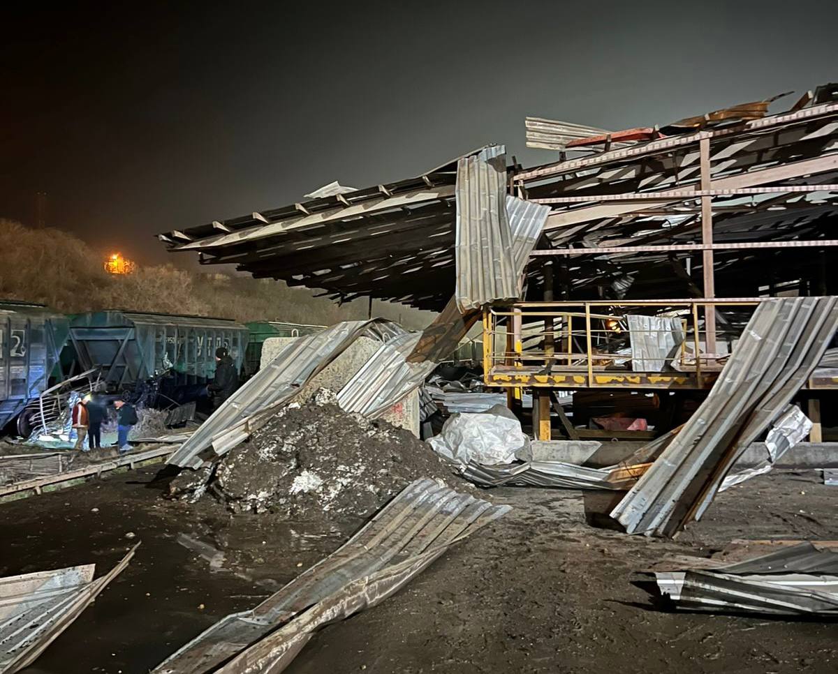 Ворог вночі підступно атакував Одещину: в порту одна людина загинула, шість - поранено