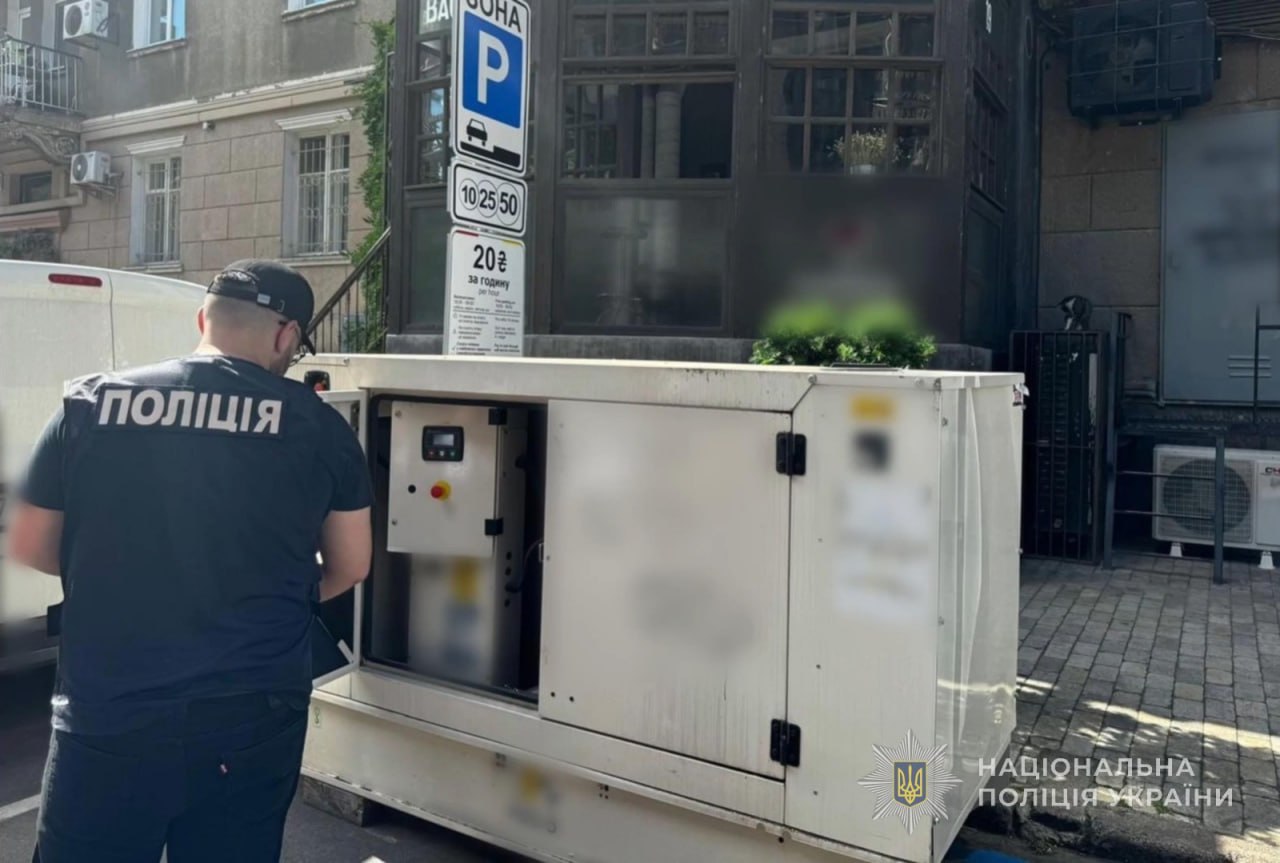 Посадовці комунального підприємства Одещини використовували не за призначенням гуманітарні генератори загальною вартістю понад 2,2 млн грн