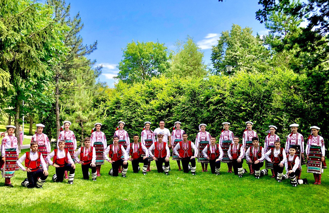 Танець, що рятує життя: в Ізмаїлі пройшов благодійний майстер-клас із болгарського хоро