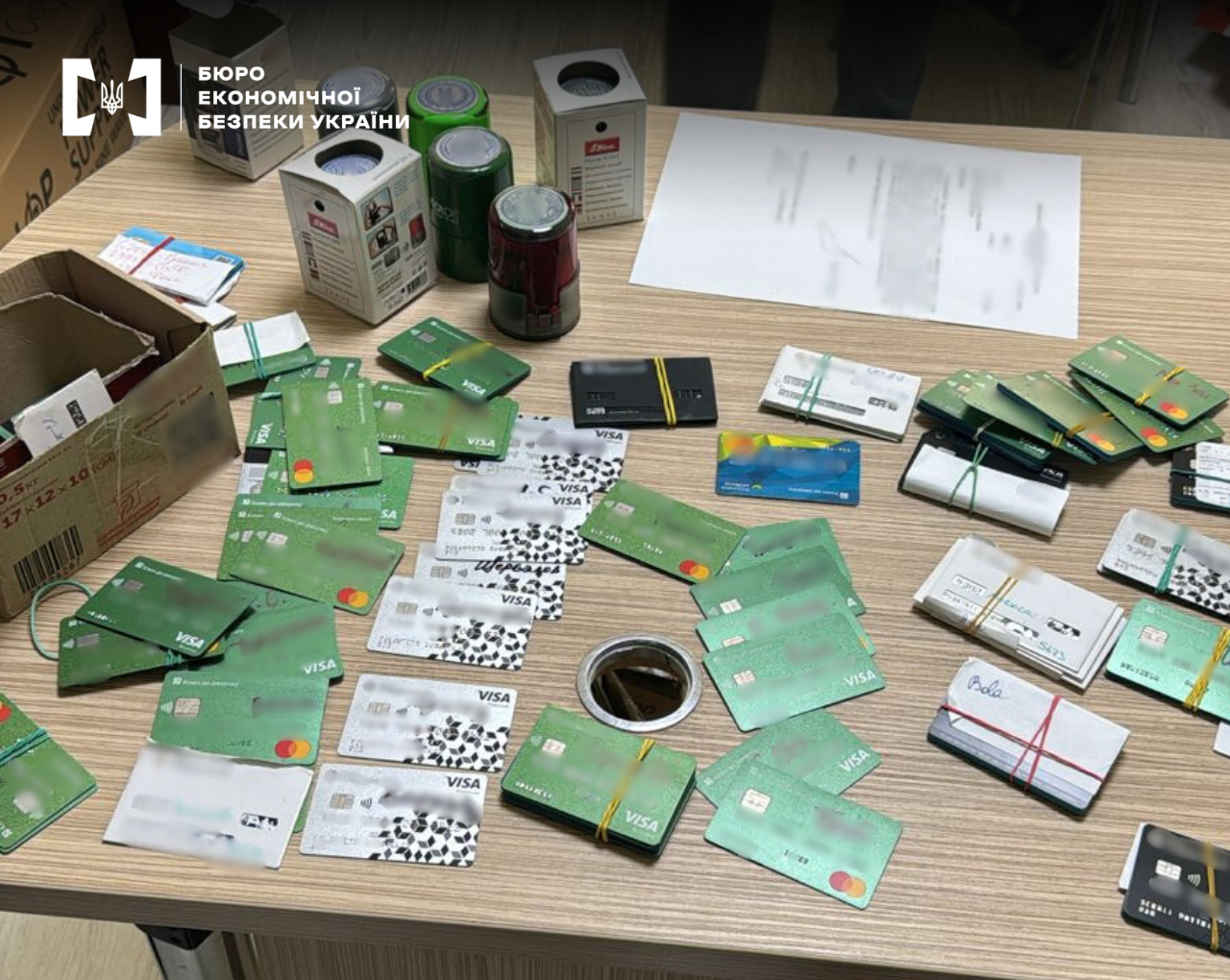 Посадовці Одещини привласнили 20 млн грн бюджетних коштів при закупівлях світлофорів