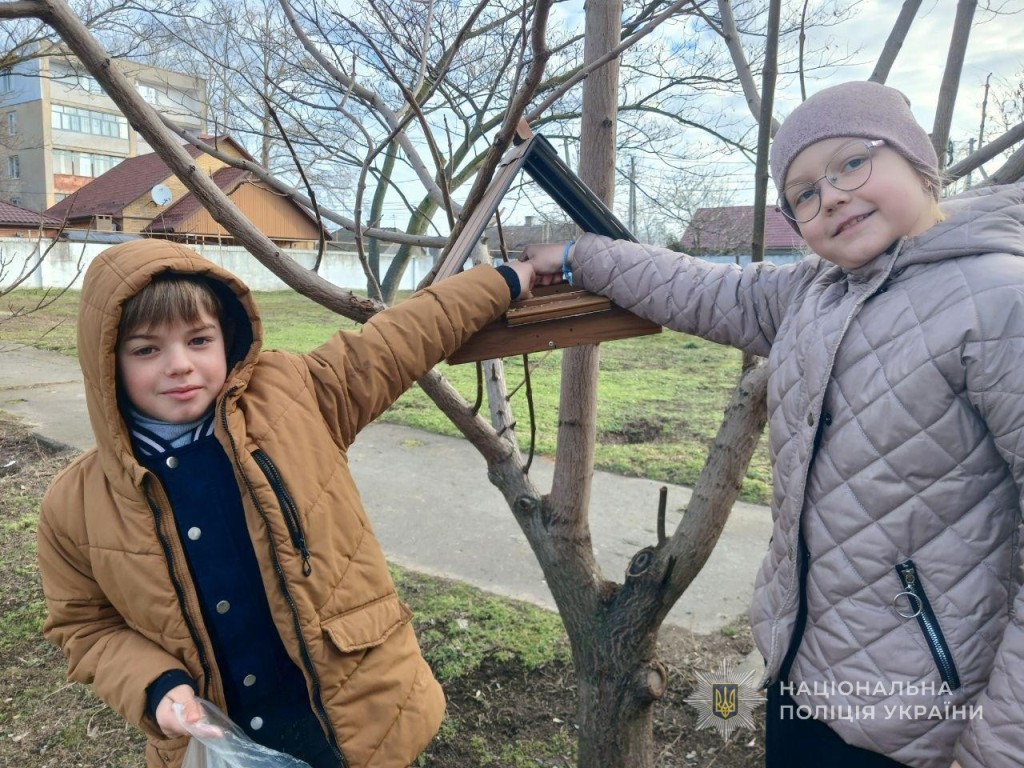 Від листів на фронт до годівниць тваринам: інспектори освітньої безпеки Ізмаїла залучали школярів до добрих справ