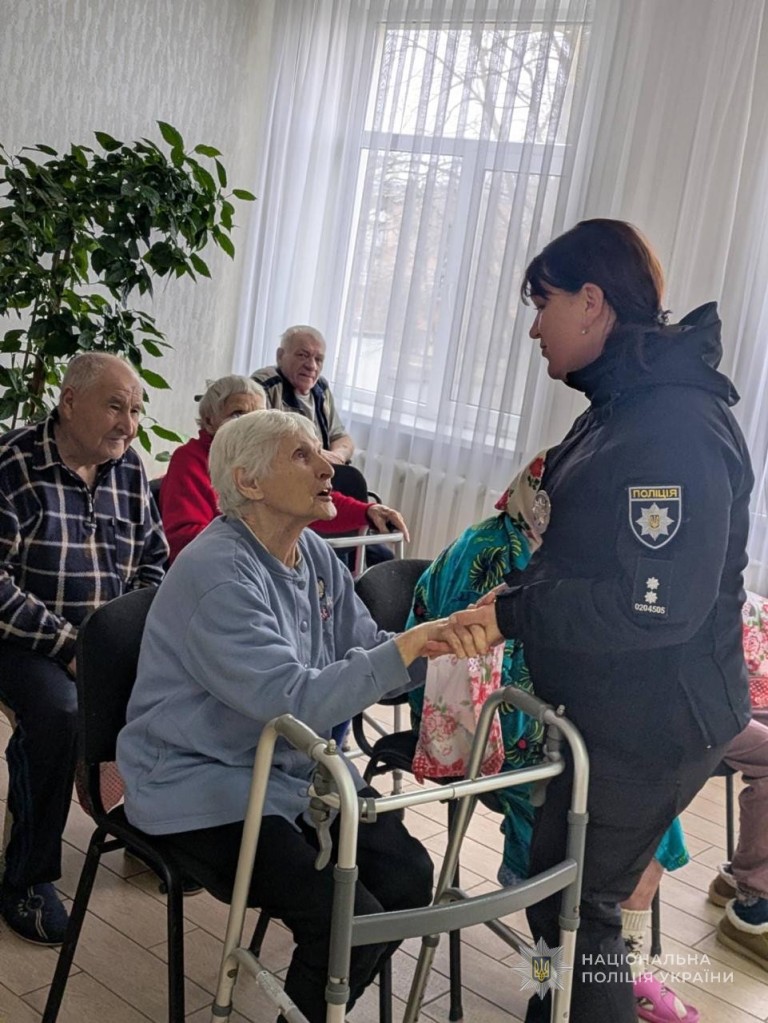 Від листів на фронт до годівниць тваринам: інспектори освітньої безпеки Ізмаїла залучали школярів до добрих справ