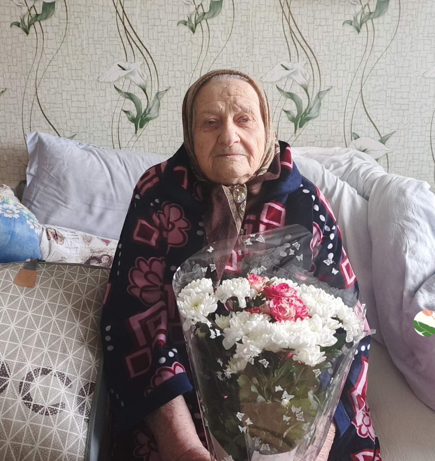 У селищі Болградського району привітали довгожительку, яка має більше ста членів родини