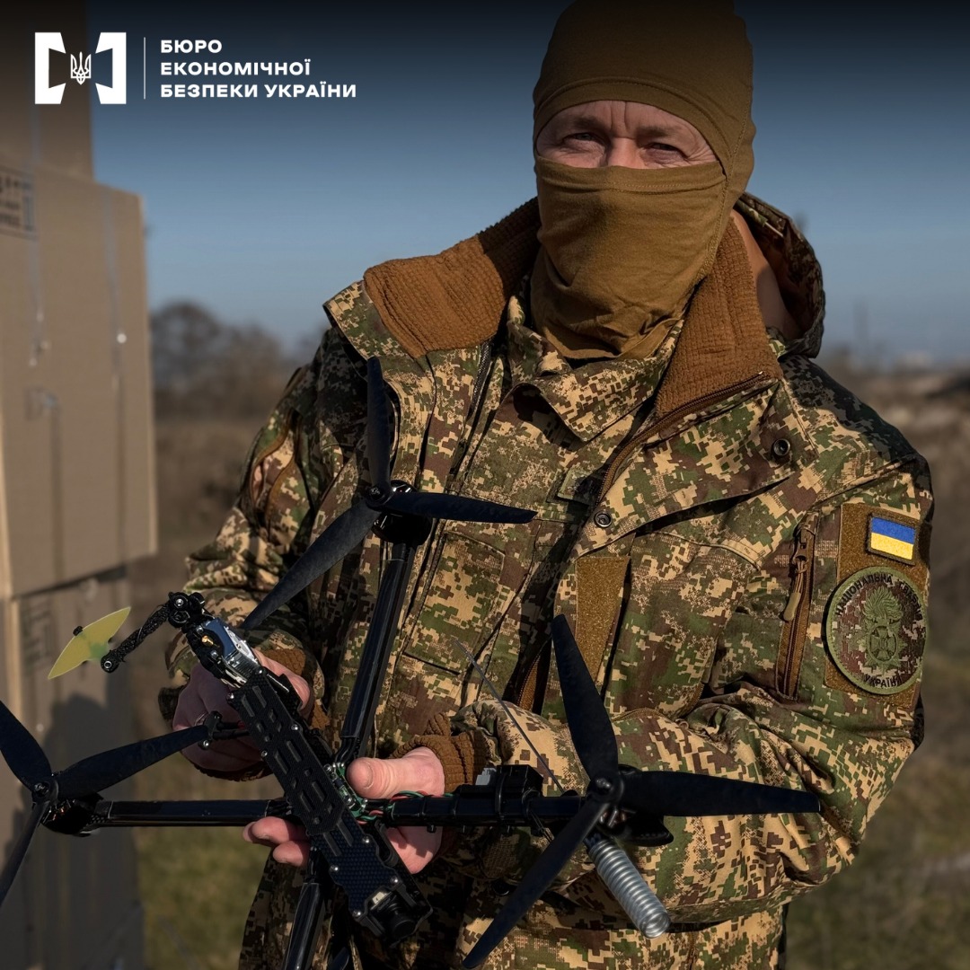 БЕБ Одещини передало військовим безпілотники, придбані за податки підприємства, що займалося незаконним експортом