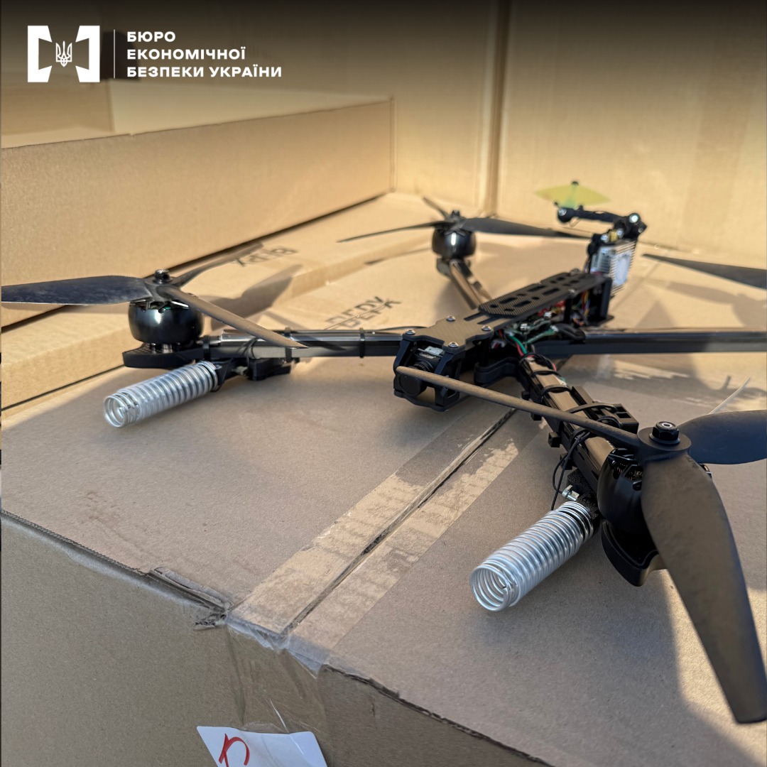 БЕБ Одещини передало військовим безпілотники, придбані за податки підприємства, що займалося незаконним експортом